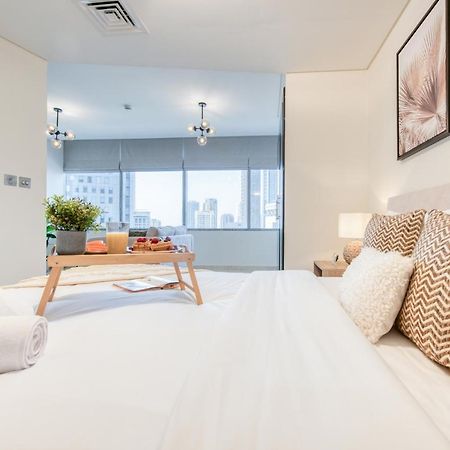 Calm Studio At Sky Gardens Difc By Deluxe Holiday Homes Dubai Buitenkant foto