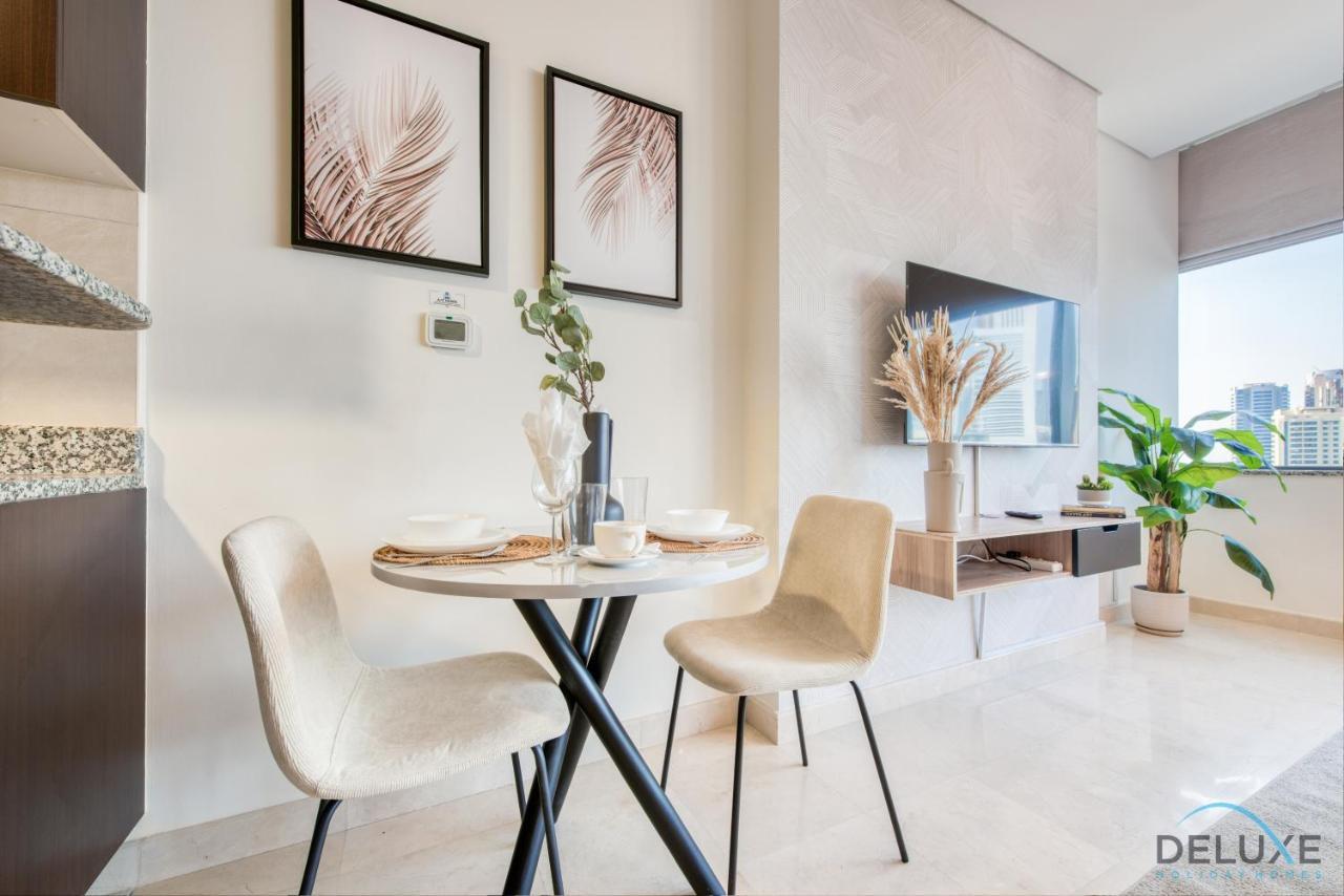 Calm Studio At Sky Gardens Difc By Deluxe Holiday Homes Dubai Buitenkant foto